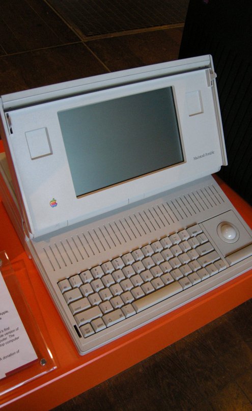 Macintosh Portable İlk taşınabilir Mac
